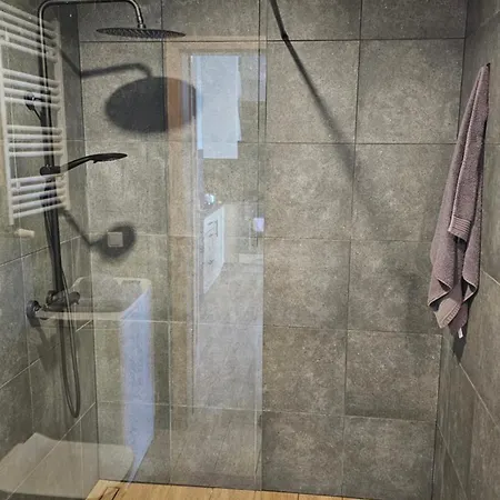 Апартаменти Apartament Buk